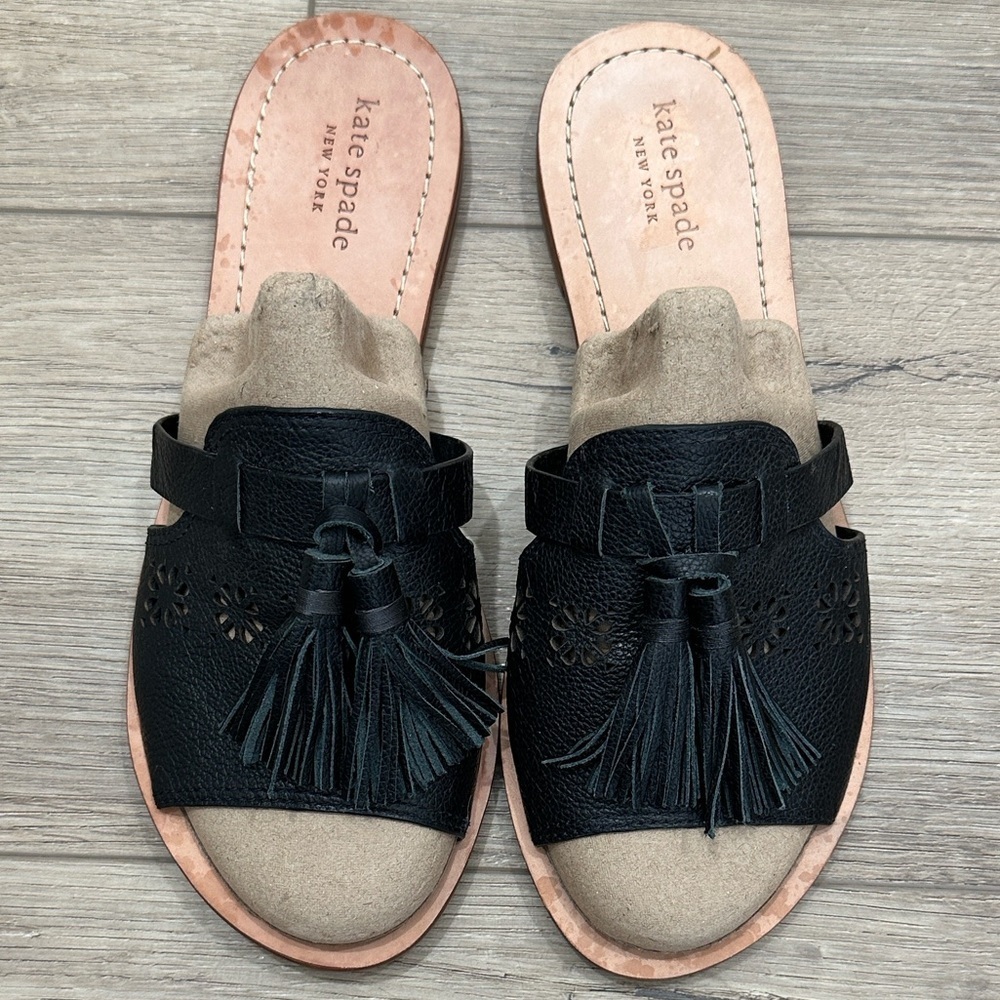 Kate Spade New York Claire black leather flat slide sandals tassel mule 8.5 EUC